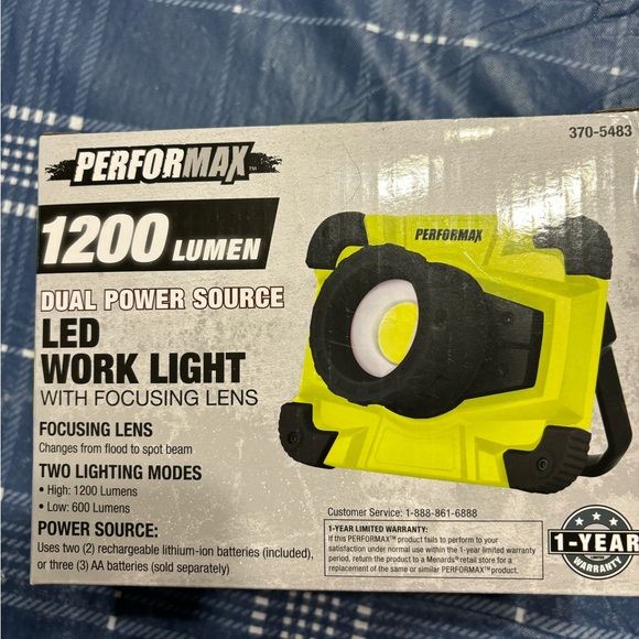 Performax 1200 Lumen Rechargeable LED Work Light w/Focusing Lens NWB - Picture 2 of 7